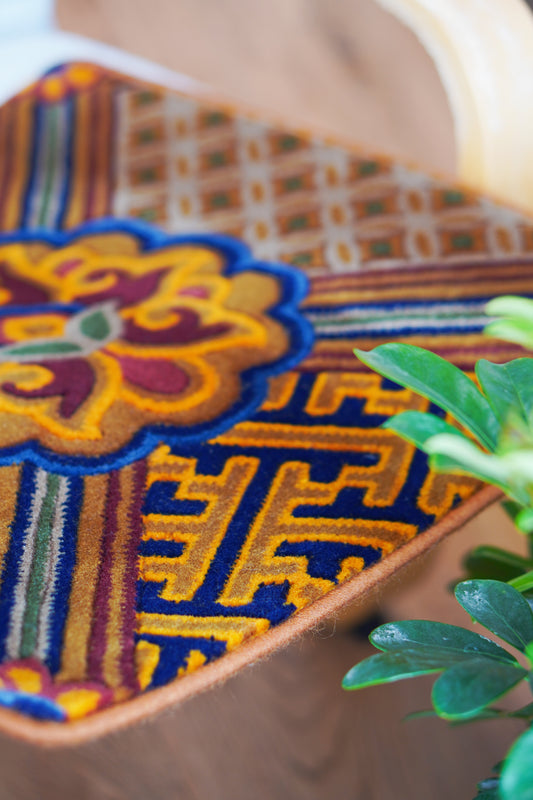 Alfombra cuadrada de lana marrón dorada con estampado indio, tapete, cojín para asiento o manta decorativa.